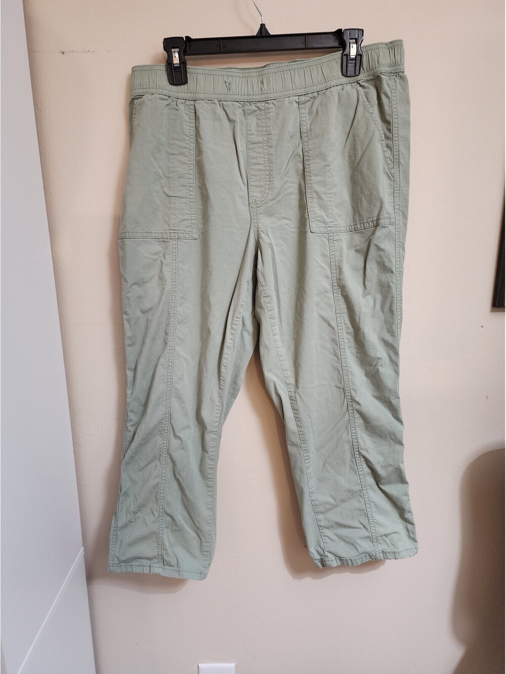 Stitch Star Women's Light Green Cropped Cargo Pants Size 1X Elastic Waist
